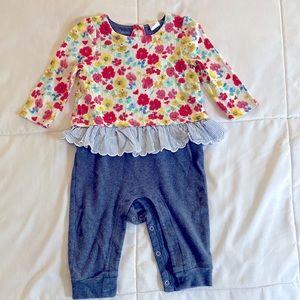 Baby Gap girls long sleeve romper. Picture outfit Size: 6-12 months